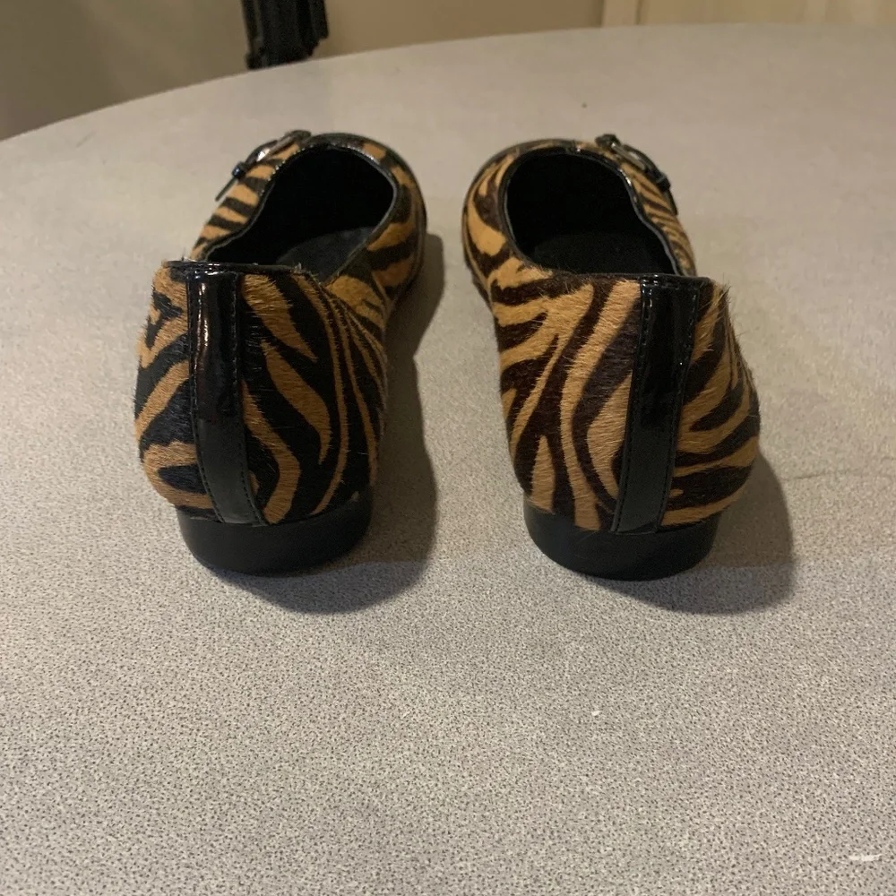 NWOB White House Black Market Black/Tan Zebra Stripe Leather Ballet Flats sz 8.5